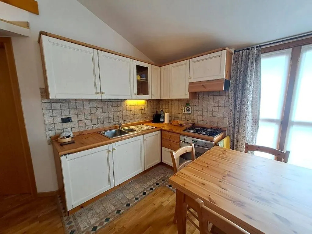 Luminoso Bilocale Con Terrazzo Vista Panoramica Apartment Chiesa in Valmalenco Italy